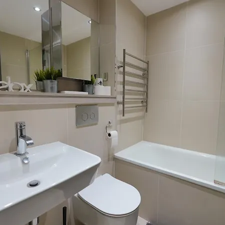 Smart Apartment Close To Watford Atria And Station Exterior photo