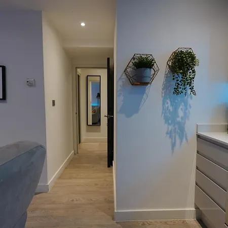 Smart Apartment Close To Watford Atria And Station Exterior photo