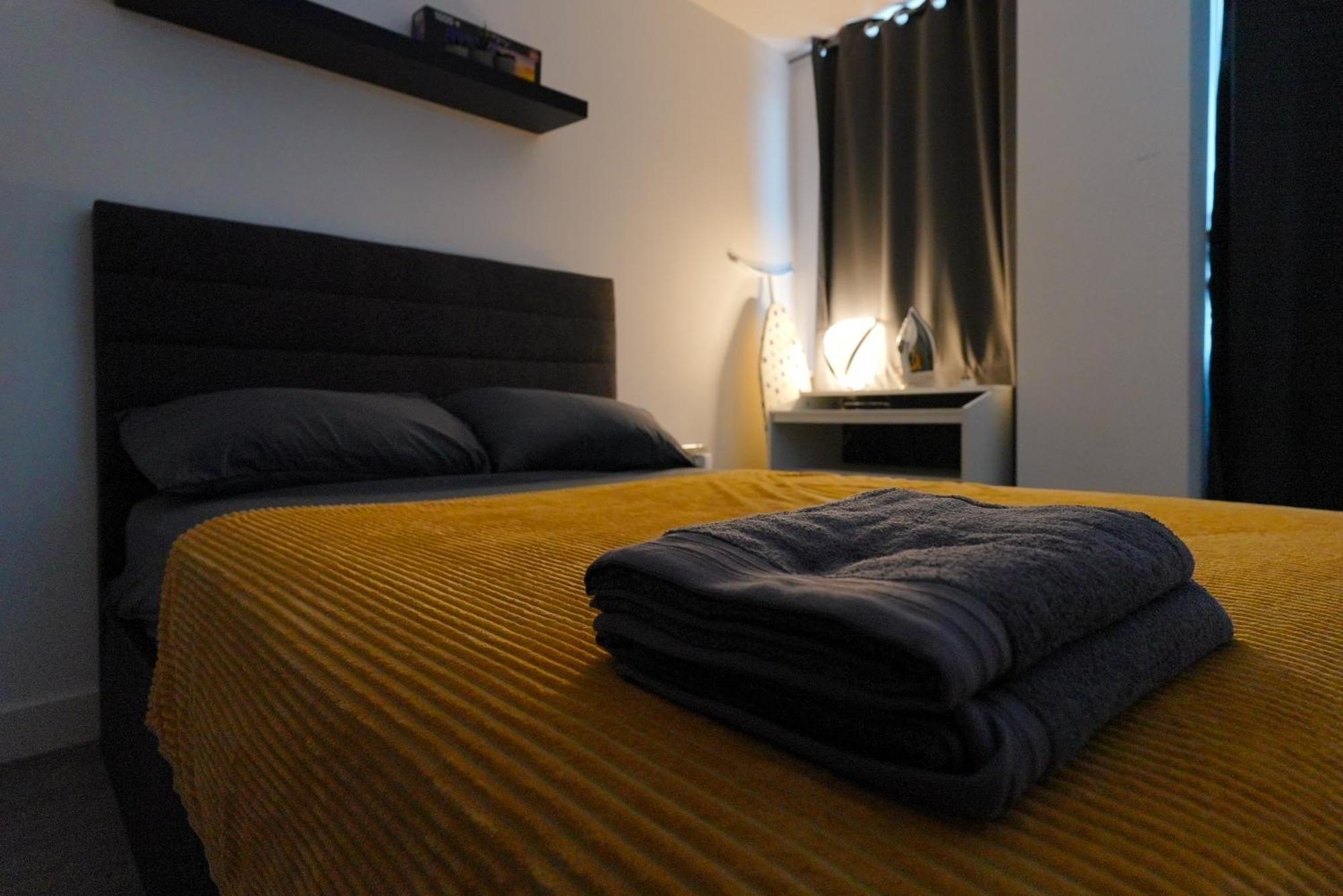 Smart Close To Watford Atria And Station